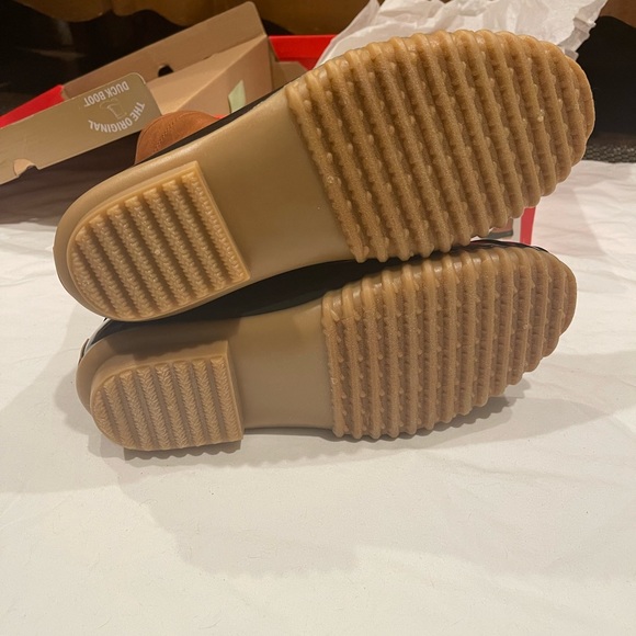 Duck boots brand new size 8 women’s in box - Picture 4 of 6